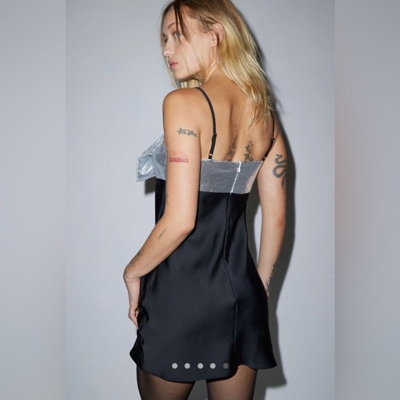 NWT GLAMOROUS Empire Bow Mini Dress in Black/Silver MED - Picture 5 of 7